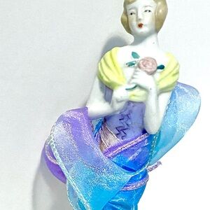 Vintage Victorian Porcelain Wisk Brush Vanity Half Doll Japan